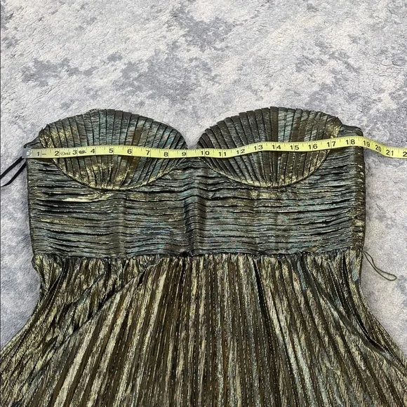 New Rebecca Vallance Josie Metallic Plisse Lame Gown Maxi Dress Gold Sz 12 - Picture 10 of 13